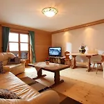 Haus Waldhof * Brixen im Thale