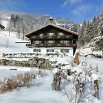 Haus Waldhof Appartement Brixen im Thale